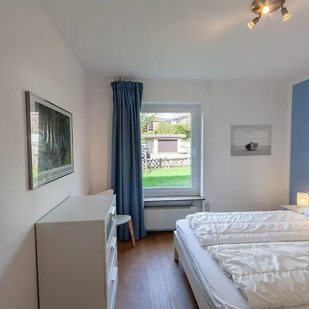 Apartment Auf Dem Huegel Mit Balkon